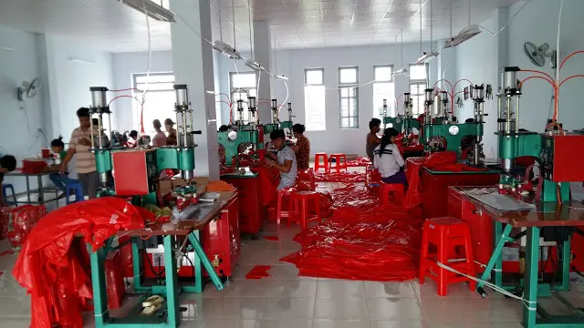 Xưởng Sản Xuất Áo Mưa In Logo Làm Quà Tặng
